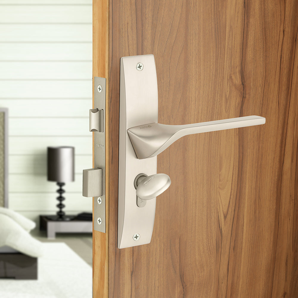 IPSA Camel Moderna Handle Series on 8" Plate CYS Lockset with 60mm Coin and Knob - Finish MSS